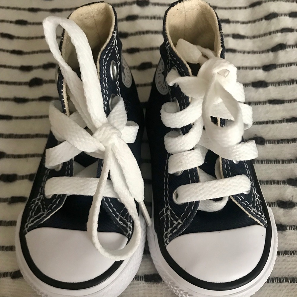 Boys converse size 3C never worn.